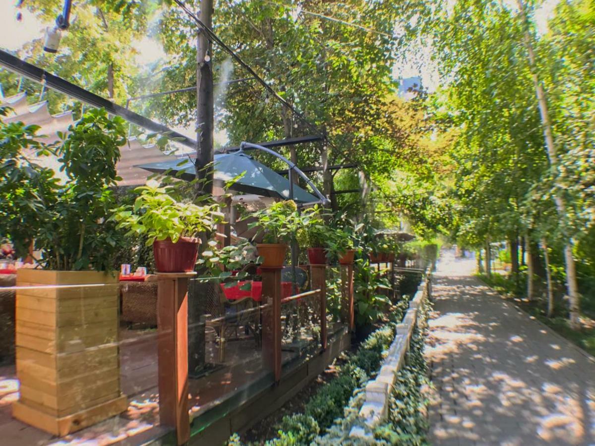 Spacious And Cozy Apartment In Bishkek Center Exterior foto